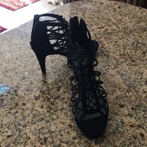 Lacey shoes in faux suede with back zipper